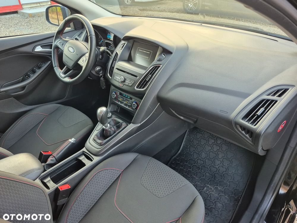 Ford Focus 1.5 EcoBoost STart-Stopp-System ST-LINE - 14