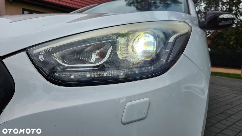 Hyundai ix35 1.7 CRDi 2WD blue Finale Gold - 38
