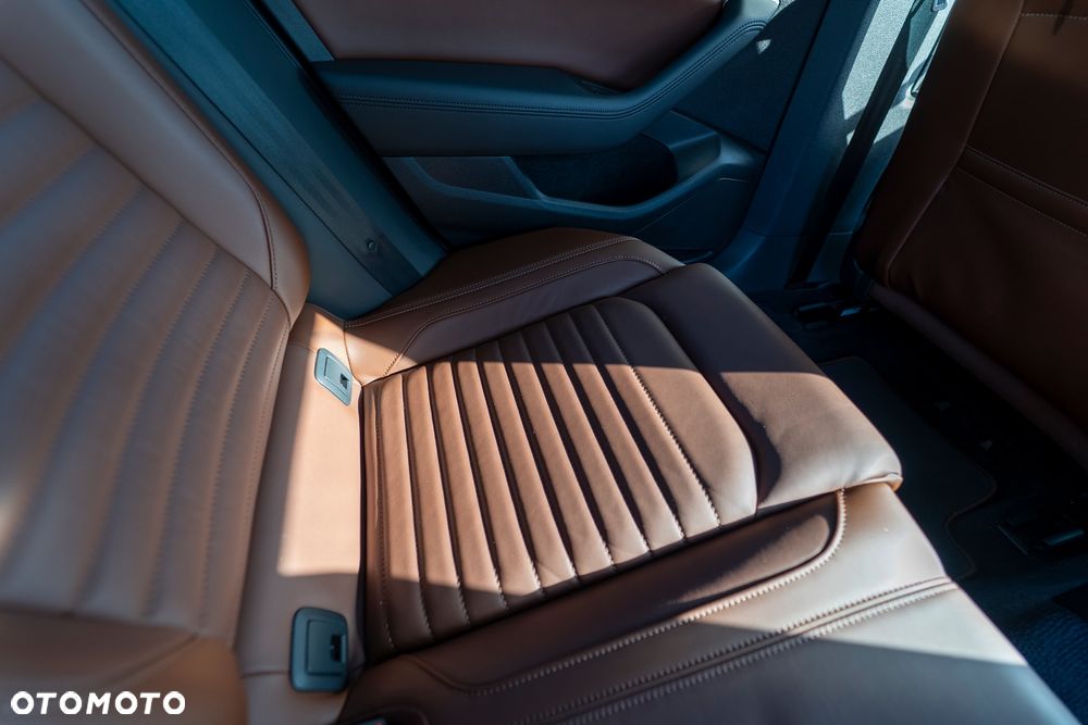 Volkswagen Passat - 16