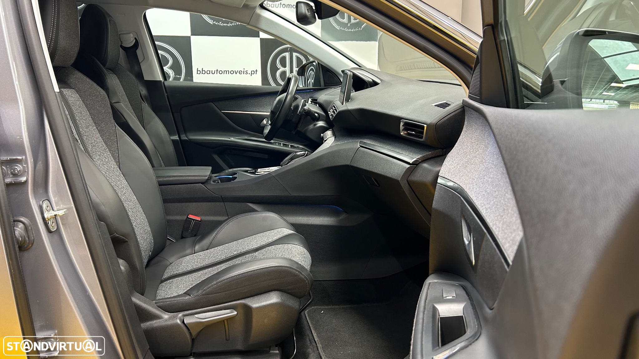 Peugeot 3008 PureTech 130 Stop & Start EAT6 Allure - 23