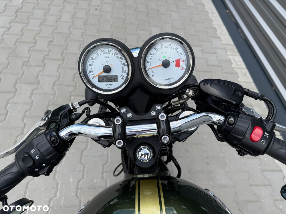 Triumph Thruxton - 9