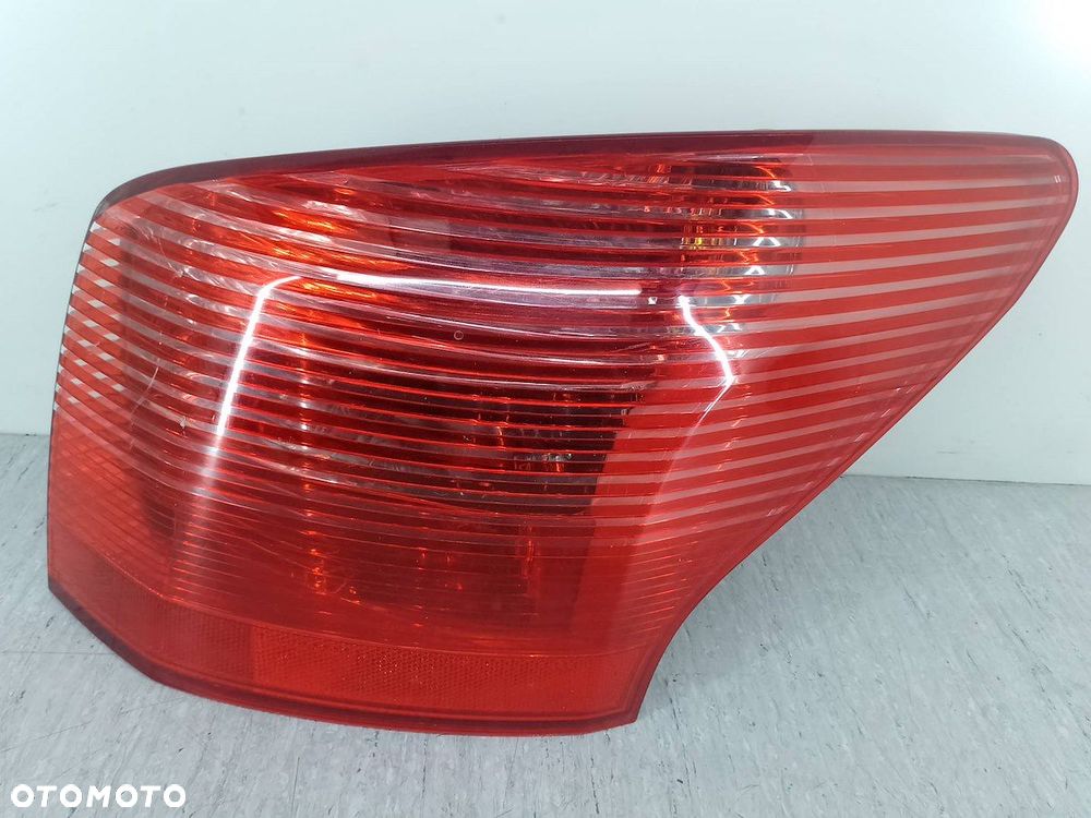 LAMPA TYLNA PRAWA PEUGEOT 407 SW 9641948680 KOMBI - 8