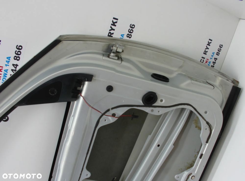 VW Golf 4 IV Drzwi prawe lewe przód LB7Z - 10