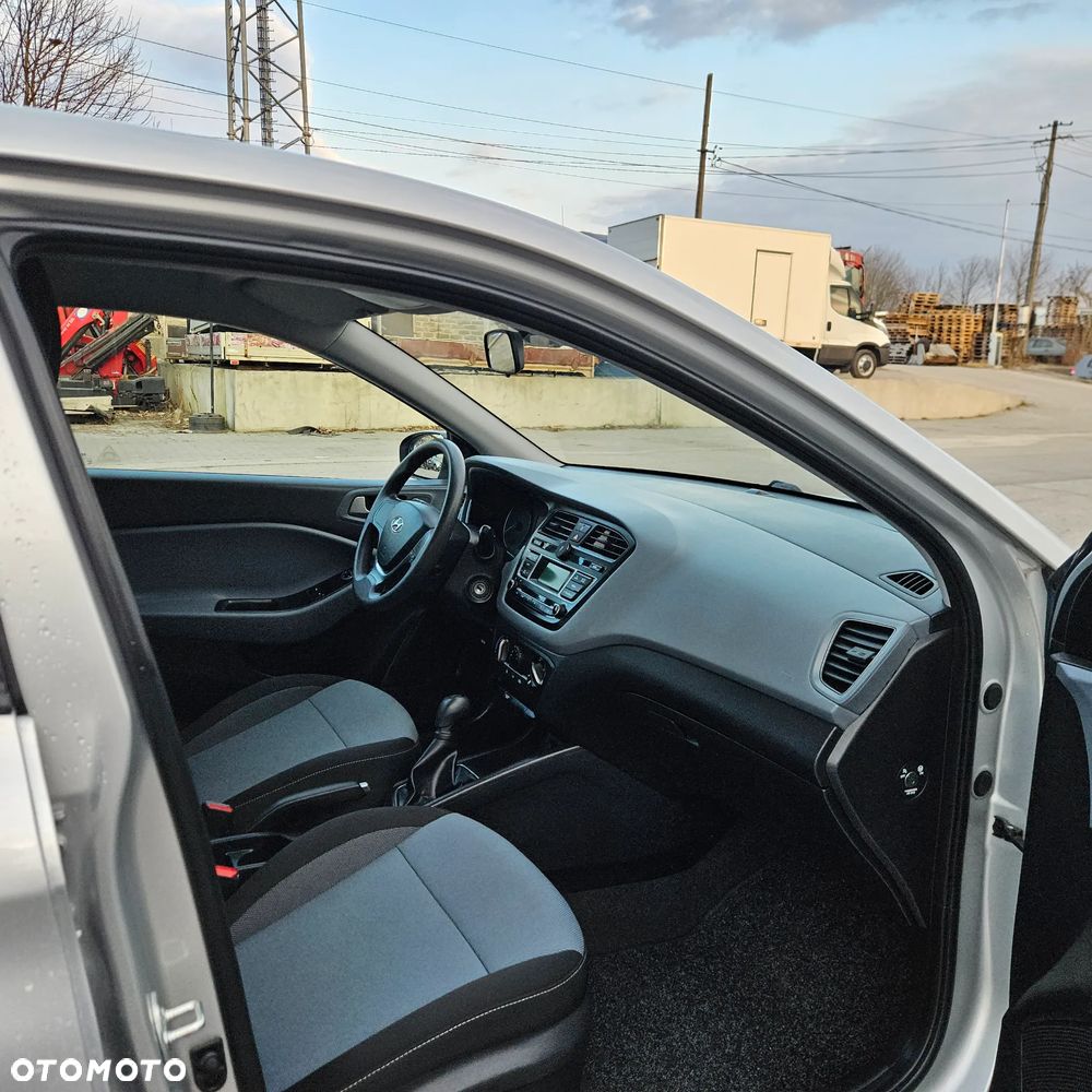 Hyundai i20 - 15