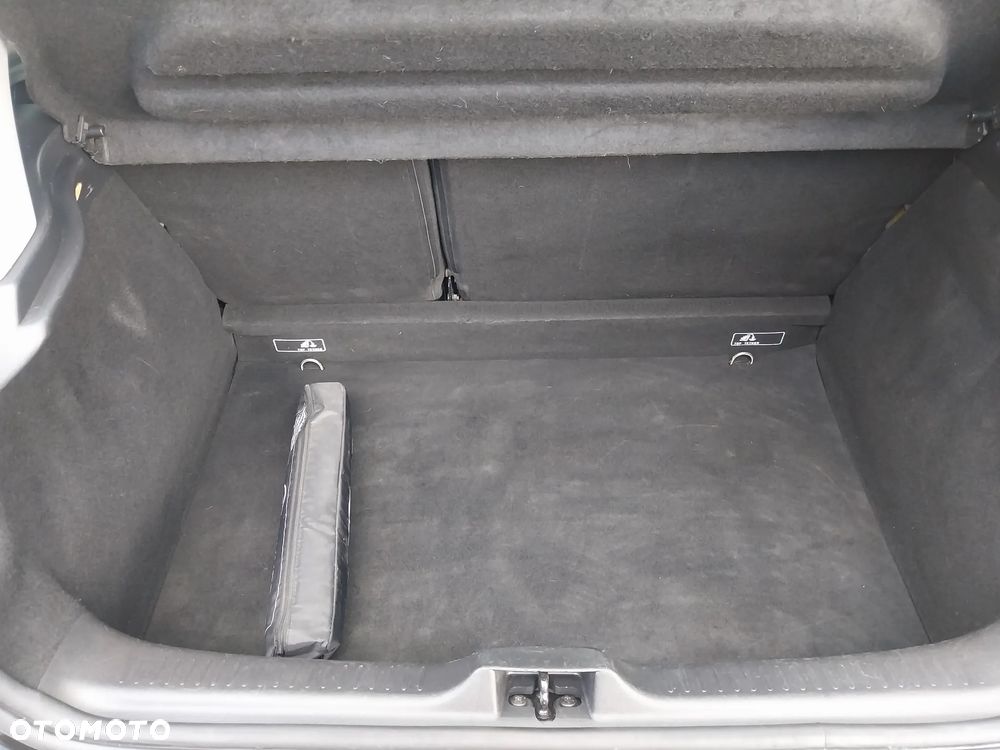 Renault Clio 1.2 16V 75 LIMITED - 15