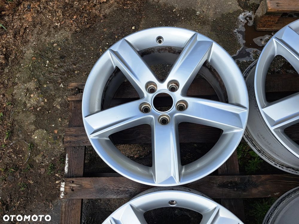 Oryg. Audi A4 A3 A6 8k 8k0 b8 8k0071497 S-Line 7j 17 et46 - 3