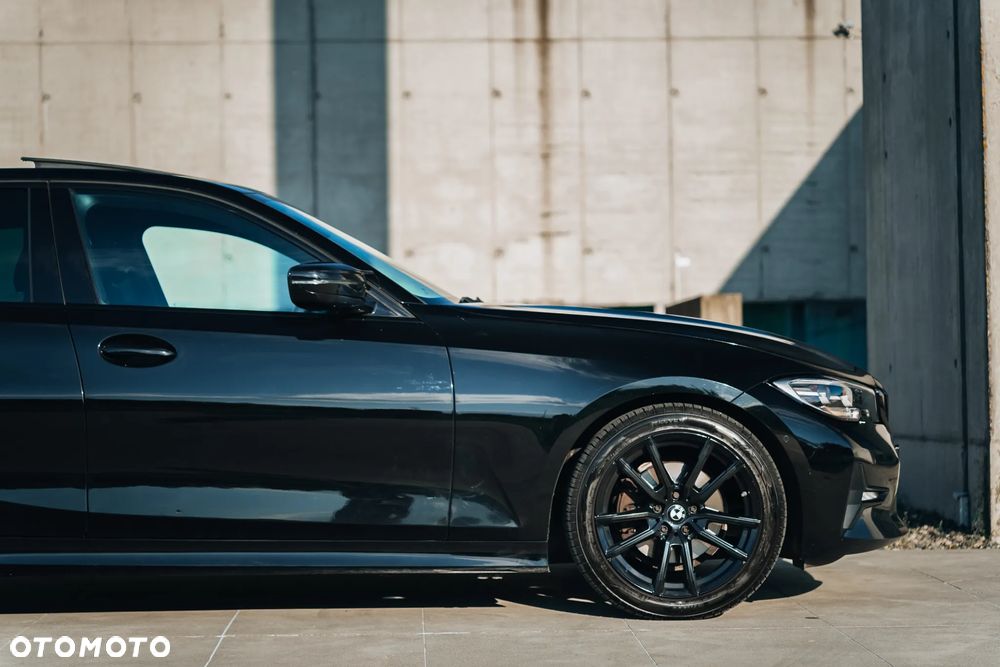 BMW Seria 3 320d Sport Line Shadow - 9