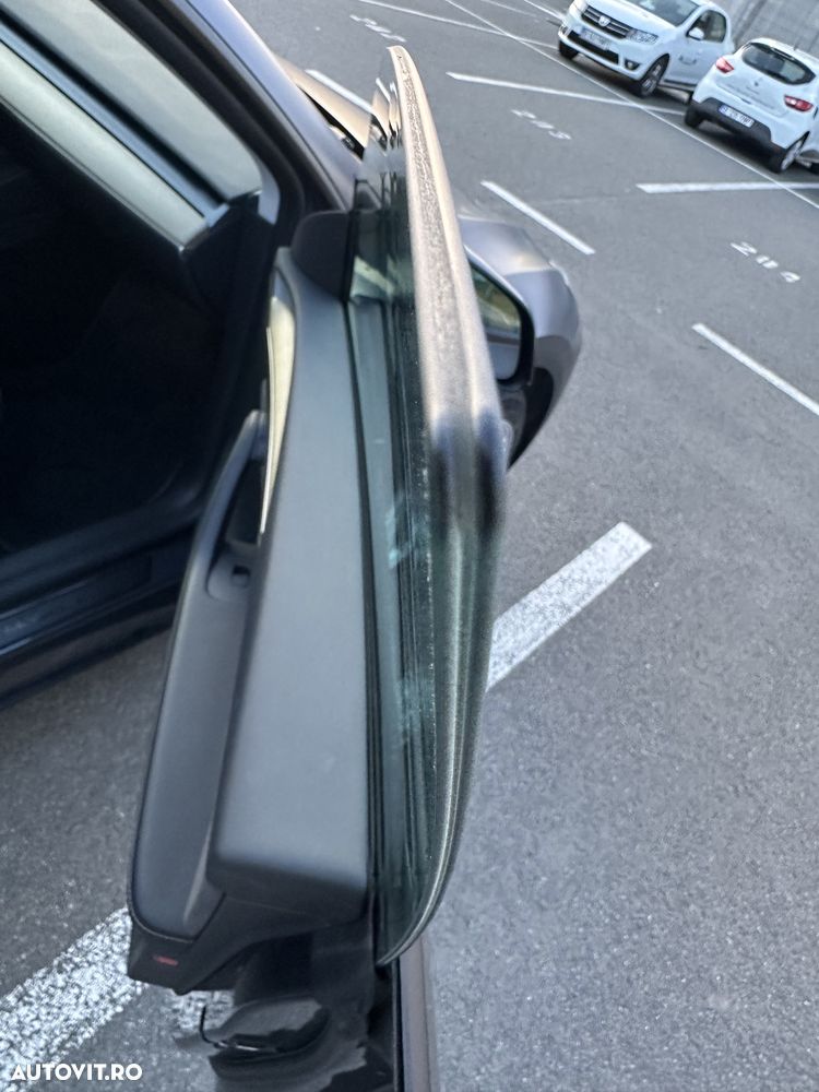 Tesla Model Y - 26