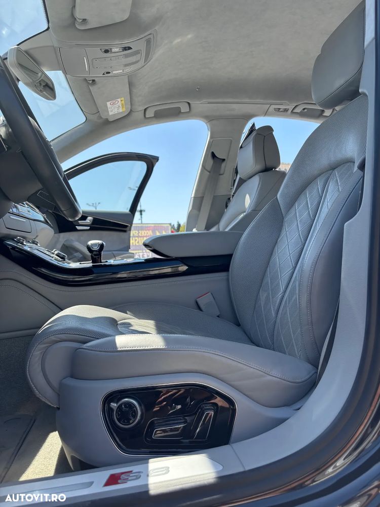 Audi S8 Plus 4.0 TFSI quattro Tiptronic - 23