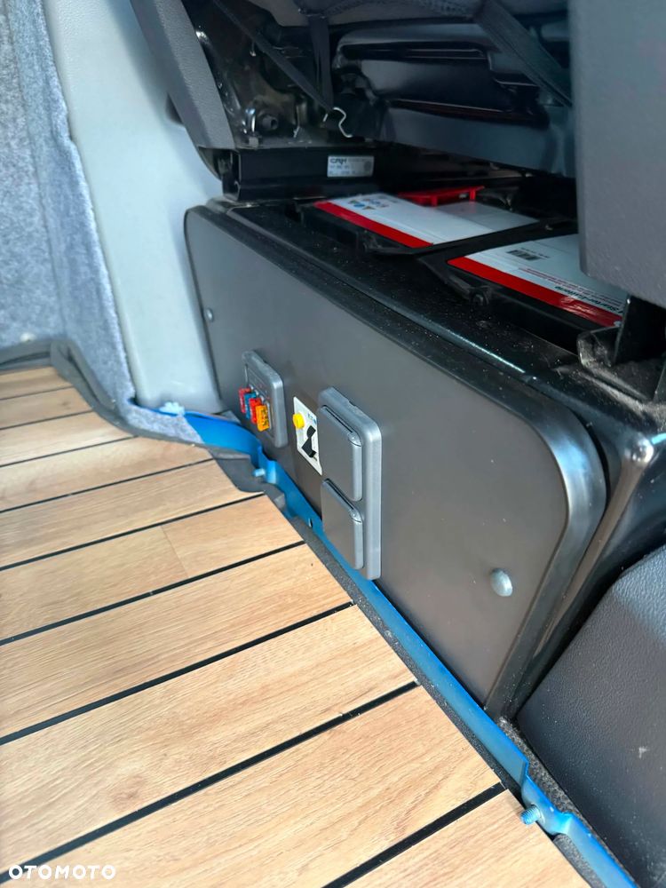 Volkswagen Transporter T5 campervan - 10