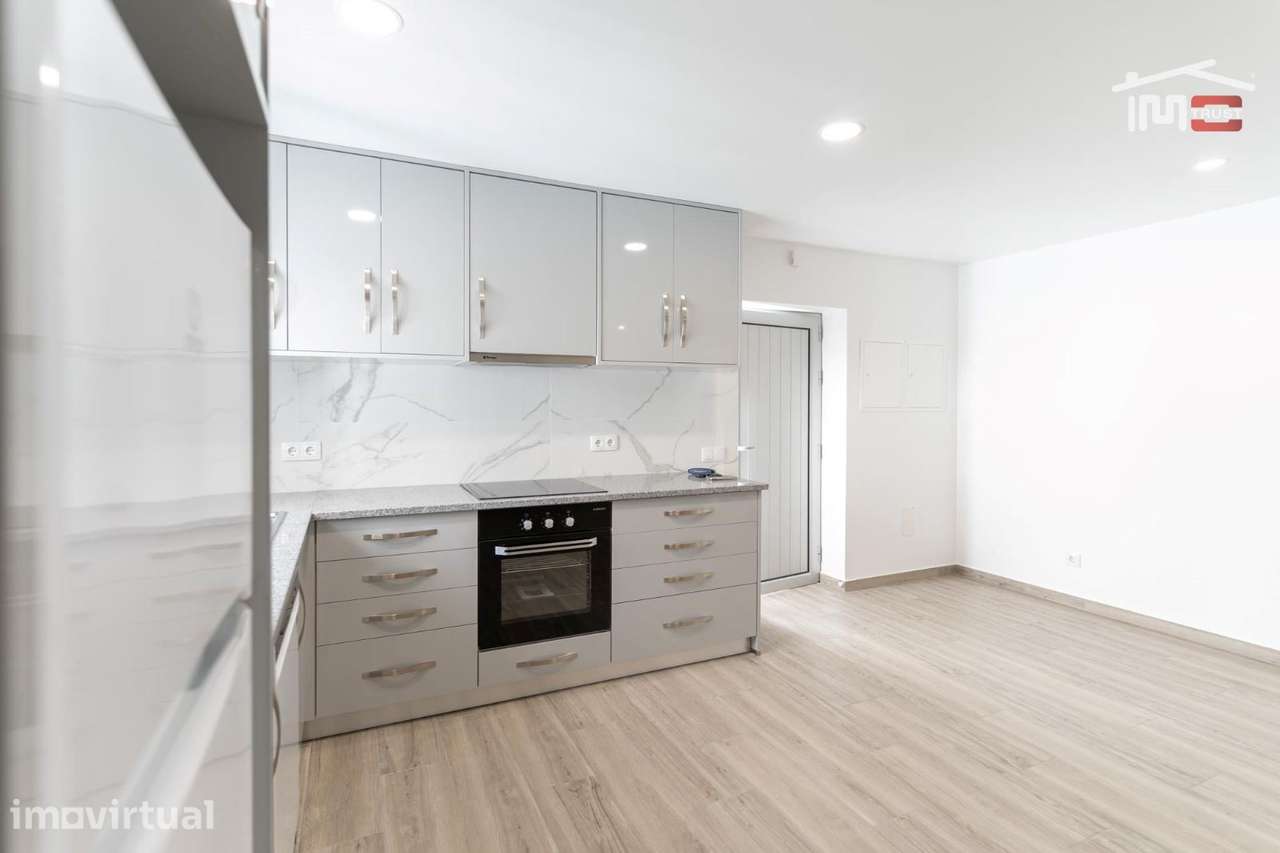 APARTAMENTO T2 NOVO COM COZINHA EQUIPADA NA AVENIDA BEATO NUNO EM F... - Grande imagem: 3/18