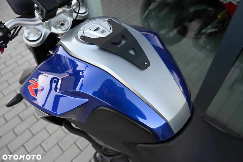 BMW F - 34