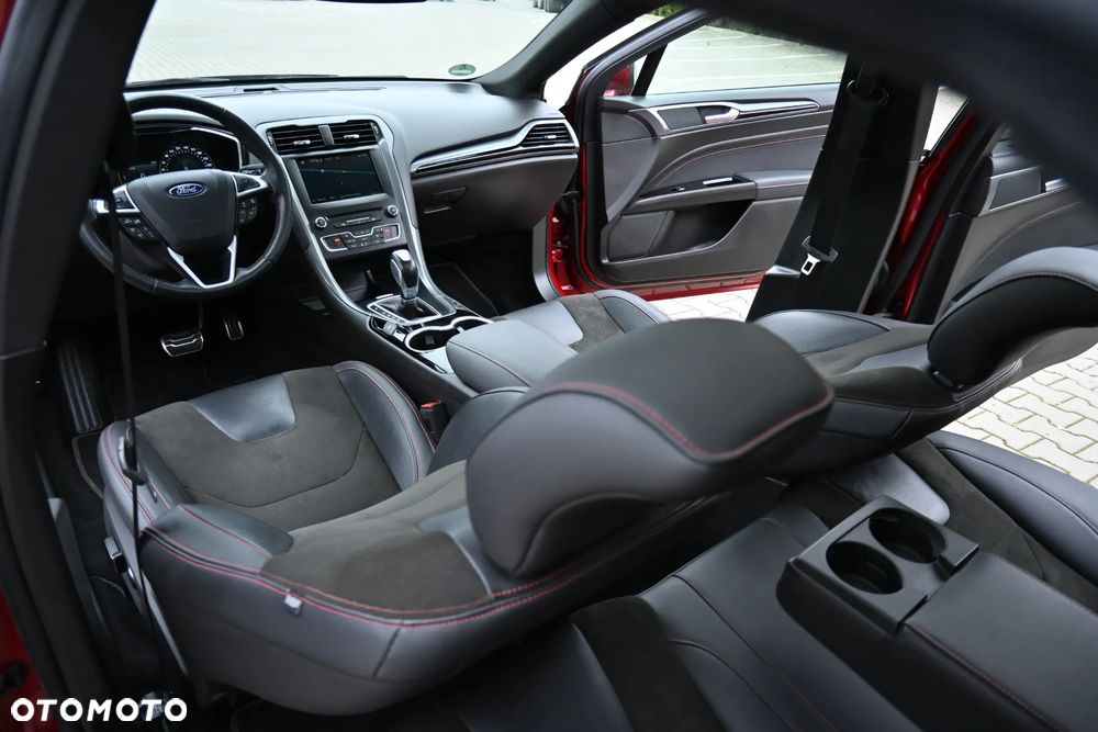 Ford Mondeo 1.5 EcoBoost ST-Line - 36
