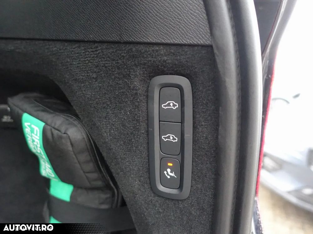 Volvo XC 90 T8 AWD Ultra Dark - 19