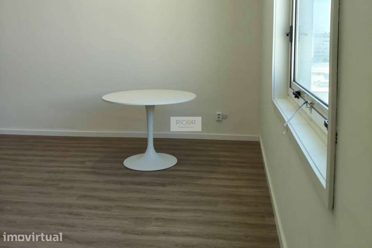 Apartamento T0 a 900 metros da praia de Matosinhos - Grande imagem: 5/10