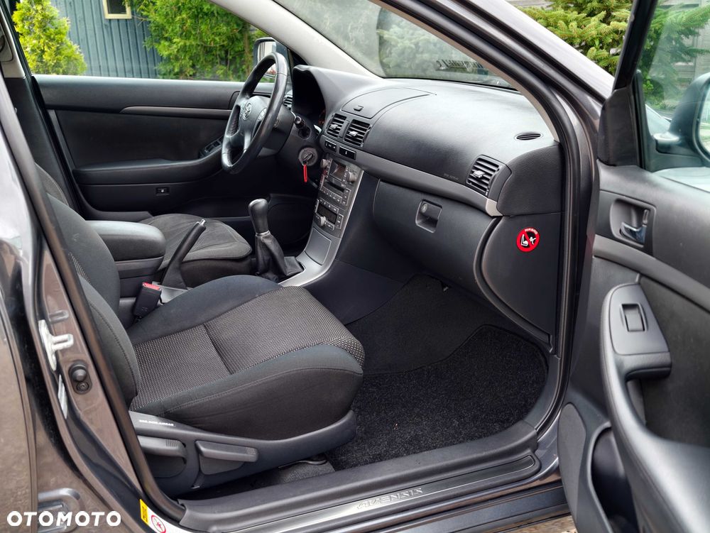 Toyota Avensis - 7