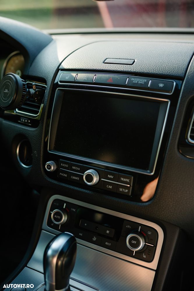 Volkswagen Touareg 3.0 V6 TDI BMT - 20