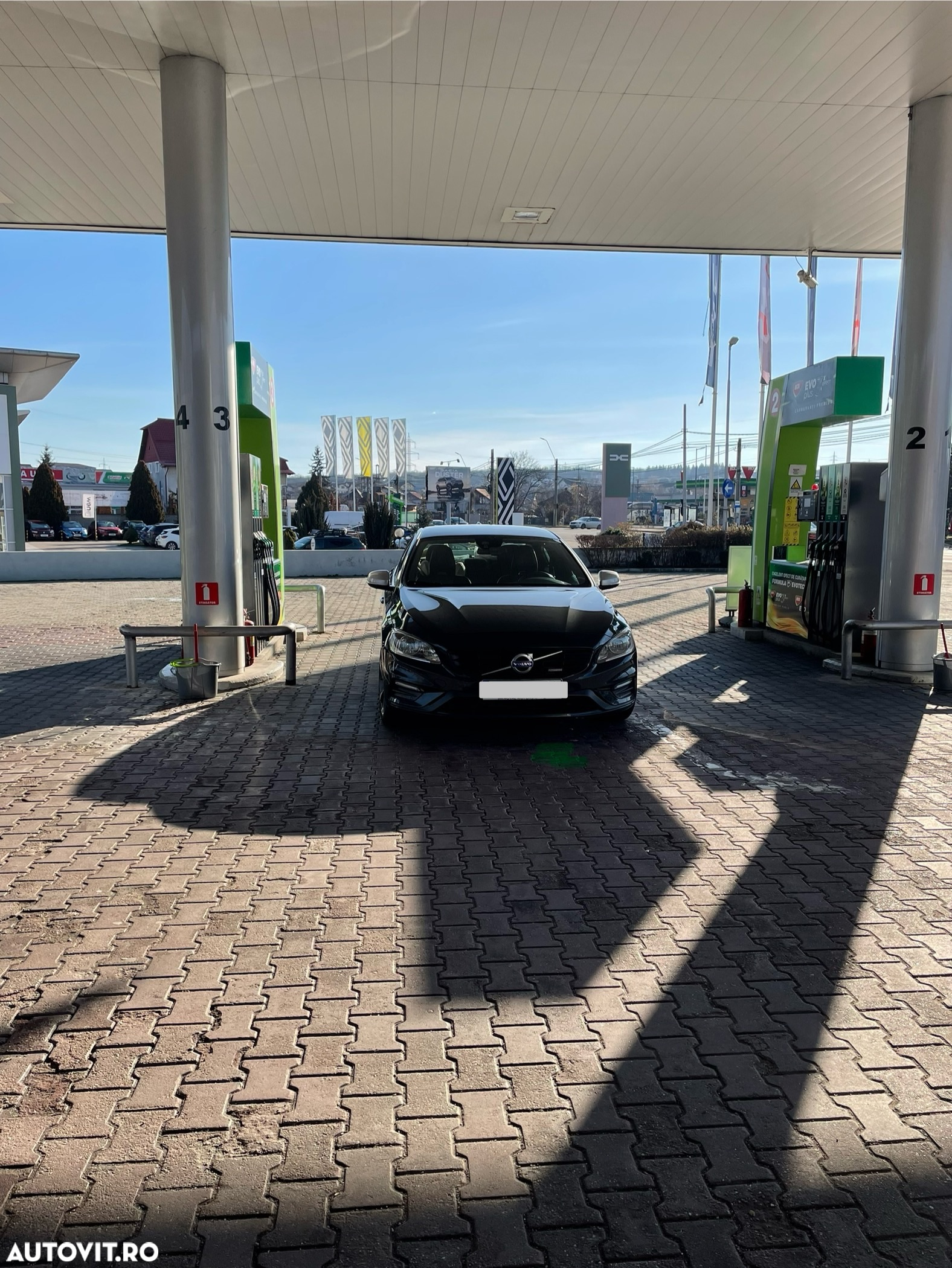 Volvo S60 D2 Start-Stop R-Design - 2