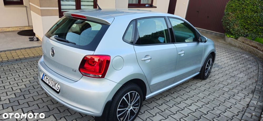 Volkswagen Polo 1.4 16V Comfortline DSG - 6