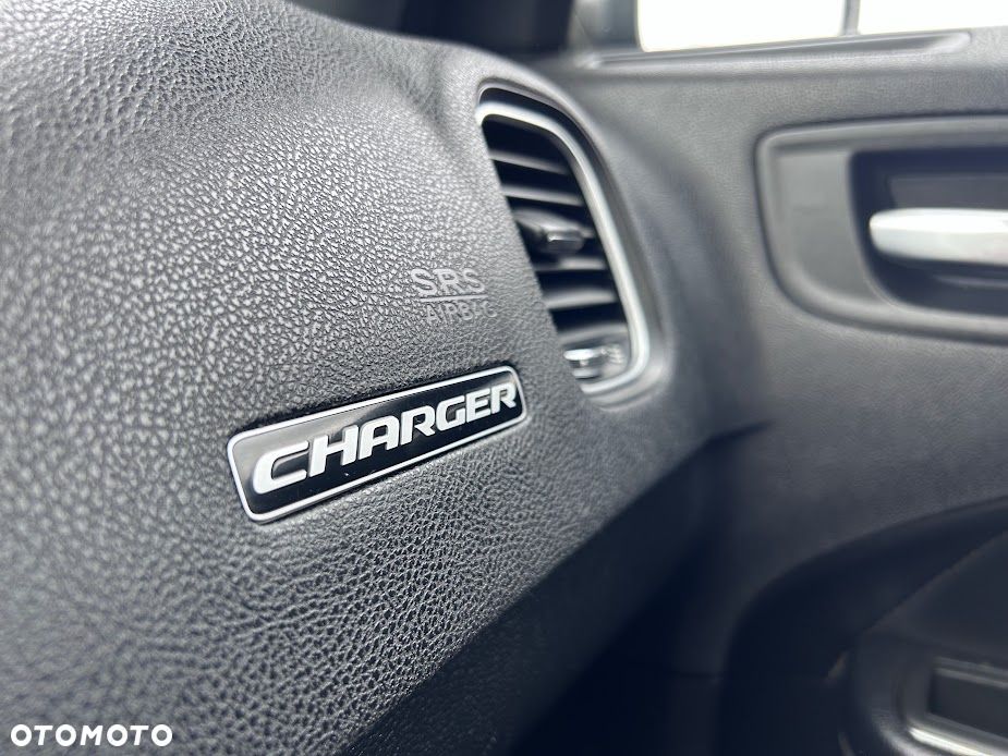 Dodge Charger 5.7 R/T - 25