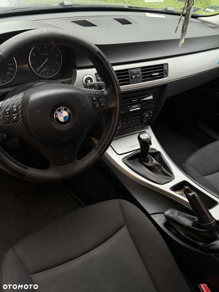 BMW Seria 3 320i - 4