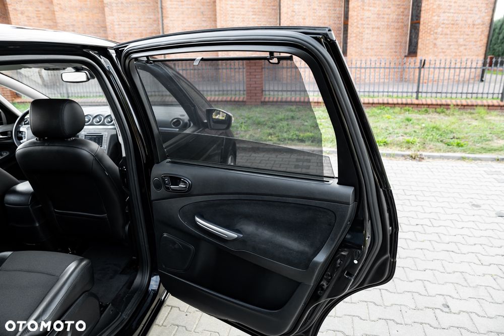 Ford S-Max 2.5 Titanium - 27