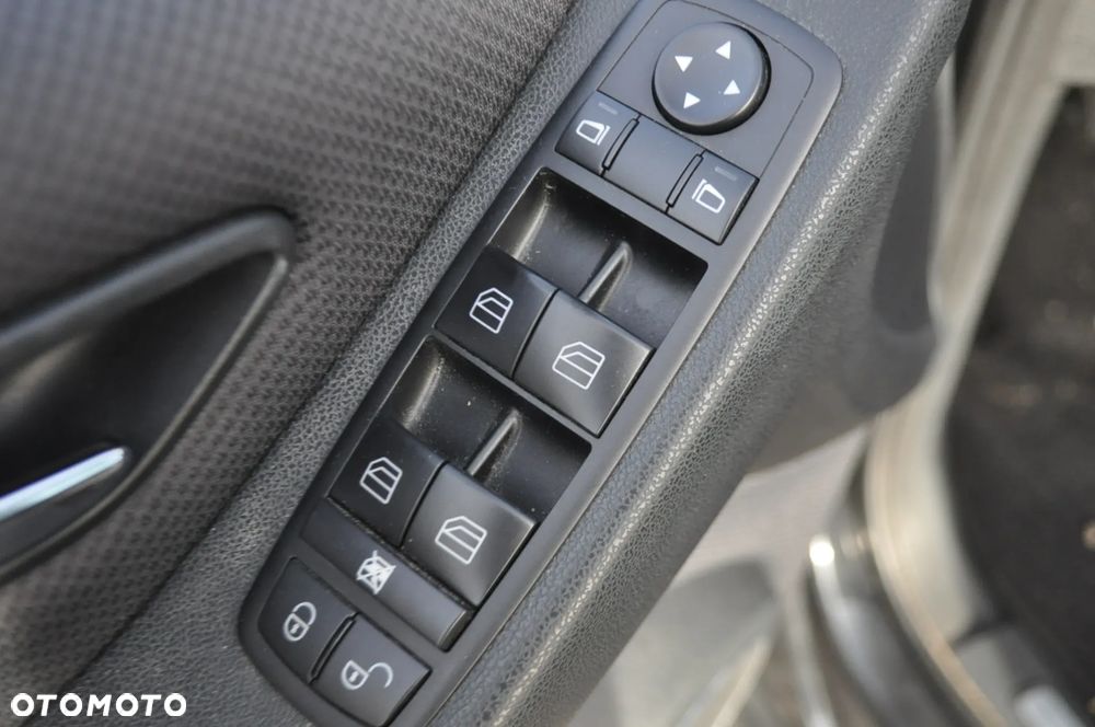 Mercedes-Benz Klasa B 160 BlueEFFICIENCY SPORT EDITION - 12