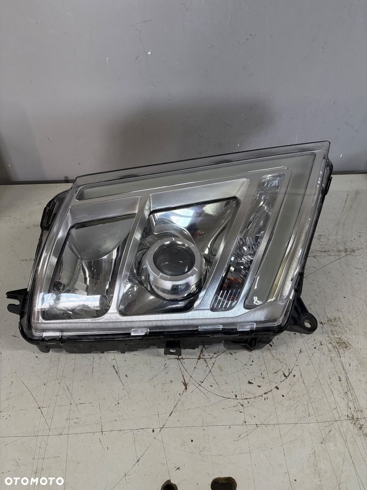 Reflektor przedni lampa prawa Volvo FH4 xenon 22239244 - 2