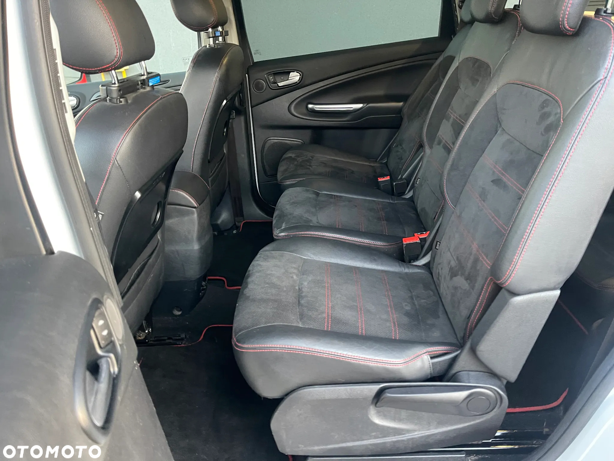 Ford S-Max - 22