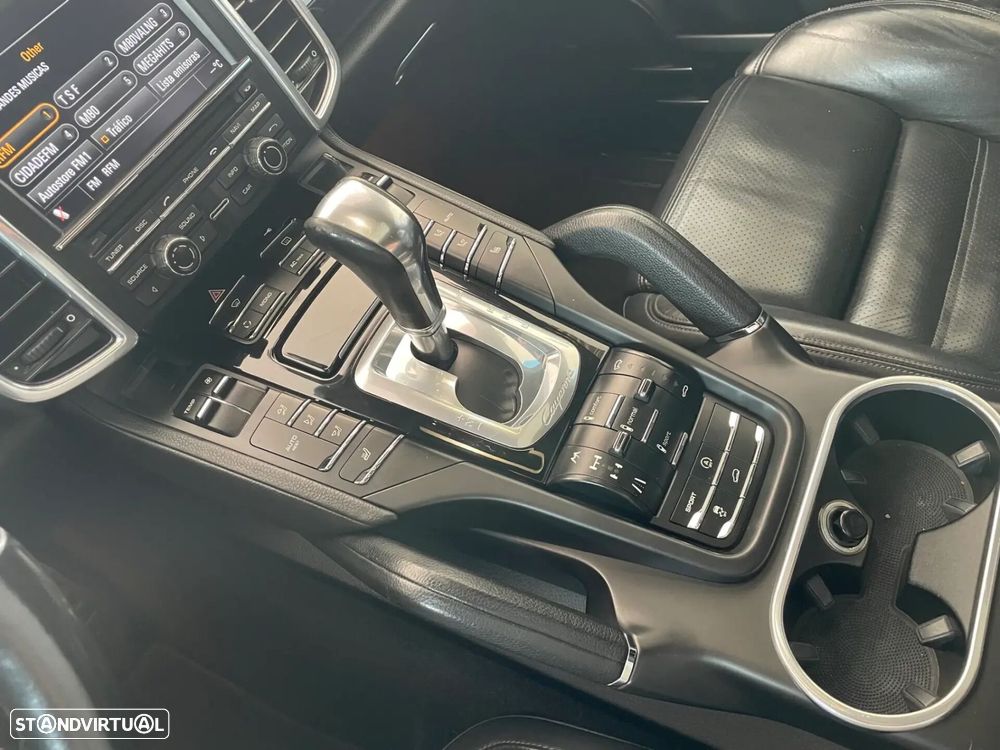 Porsche Cayenne - 15