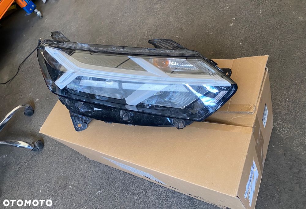 DACIA Sandero III 3 STEPWAY Lift Logan III Jogger LAMPA PRZEDNIA PRAWA REFLEKTOR PRAWY PRZÓD LEDOWA led full led  260107920R biała biały środek   Wwa - 4