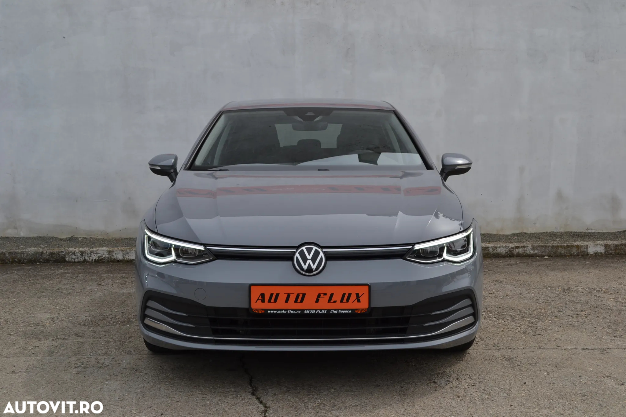 Volkswagen Golf - 2