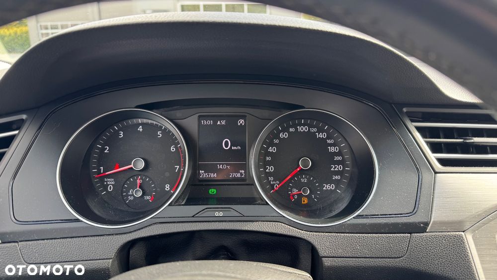 Volkswagen Passat - 13