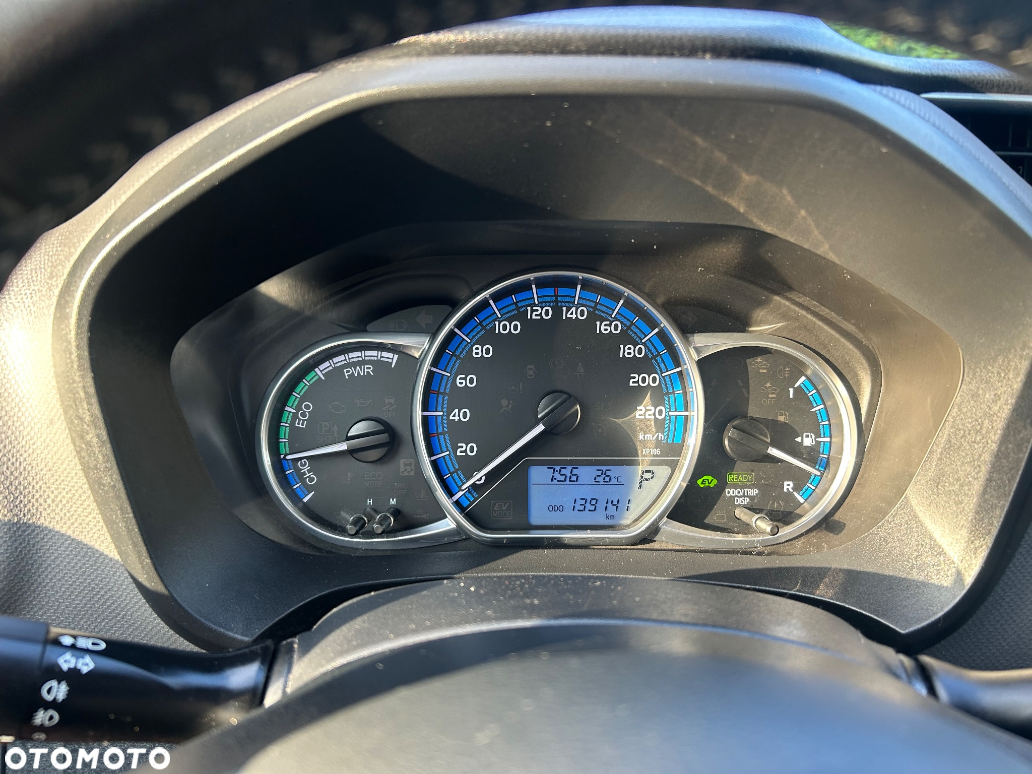 Toyota Yaris Hybrid 100 Premium - 16