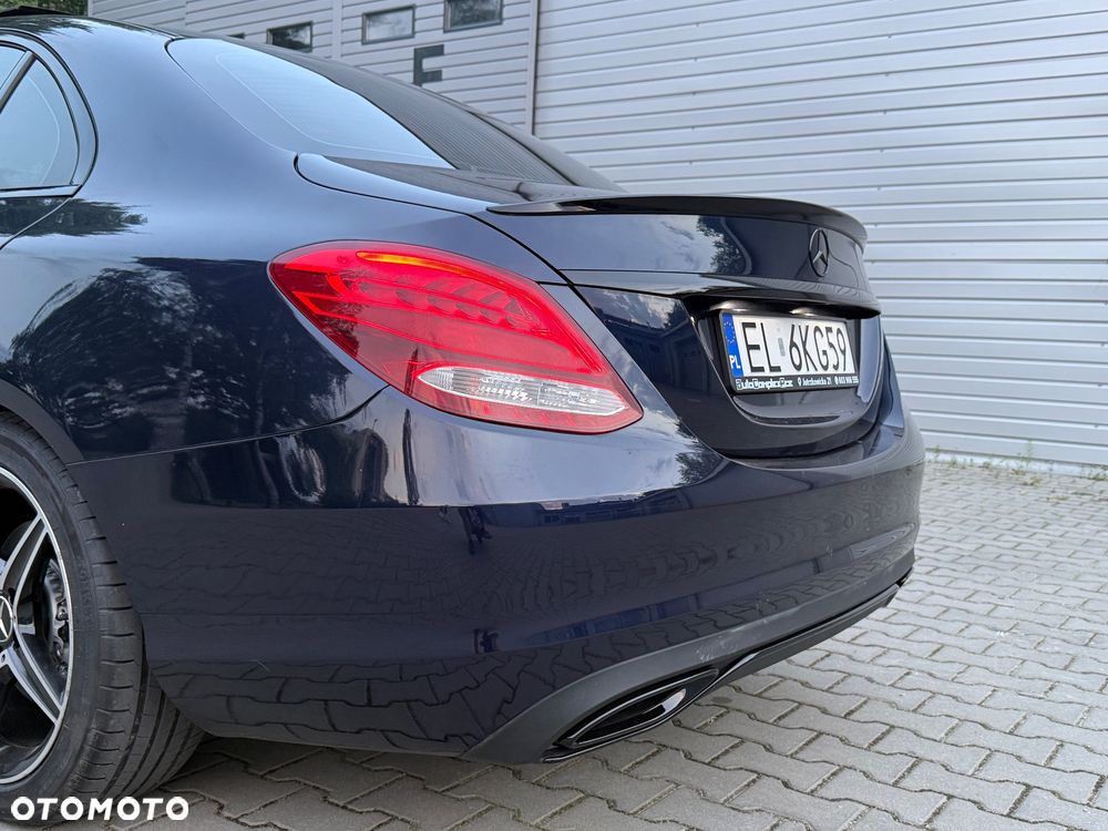 Mercedes-Benz Klasa C 300 7G-TRONIC - 17