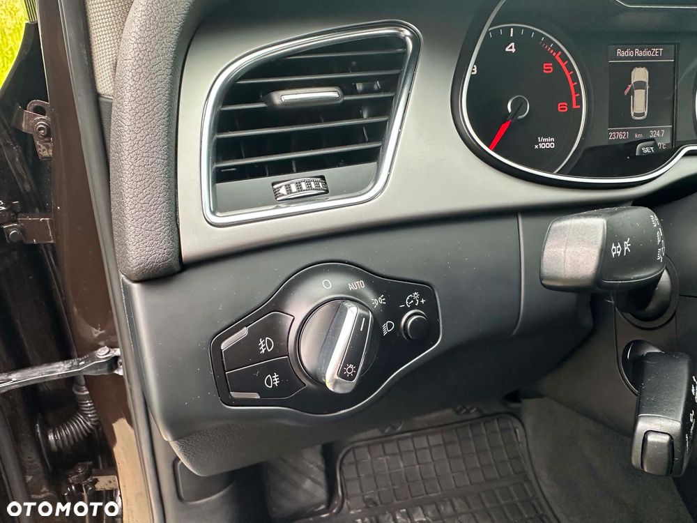 Audi A4 Avant 2.0 TDI DPF quattro Attraction - 12