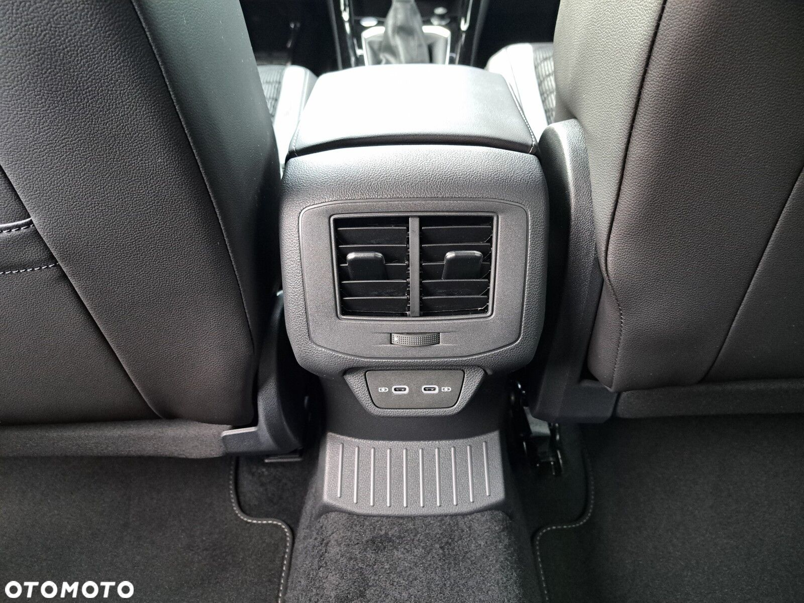 Volkswagen T-Roc 2.0 TSI 4Motion R-Line DSG - 37
