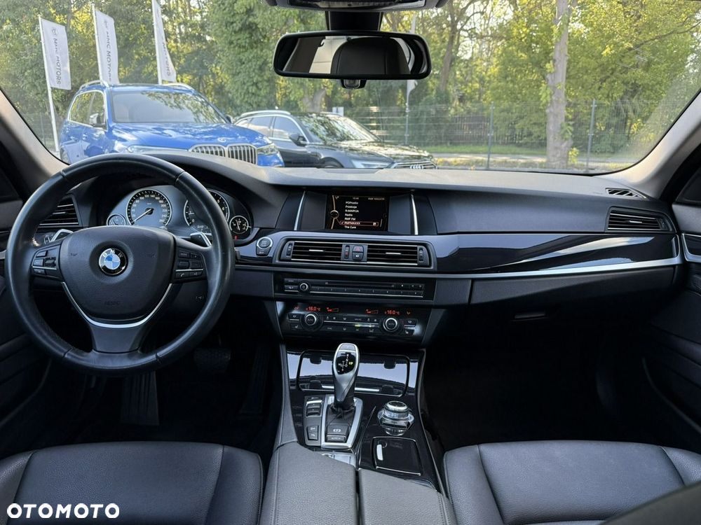 BMW Seria 5 528i Sport-Aut - 19