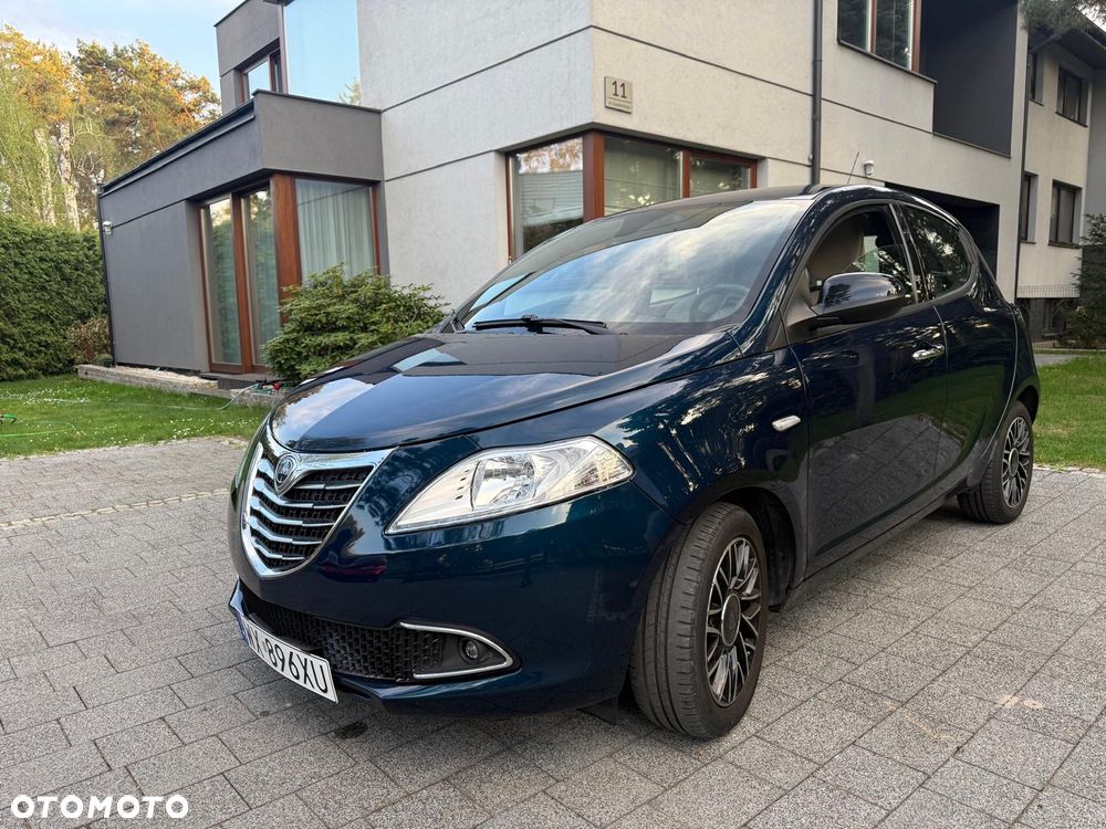 Lancia Ypsilon - 10