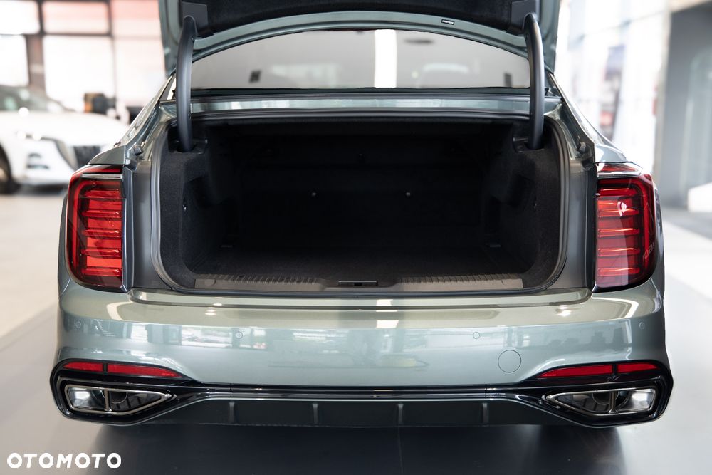 Hongqi H9 - 36