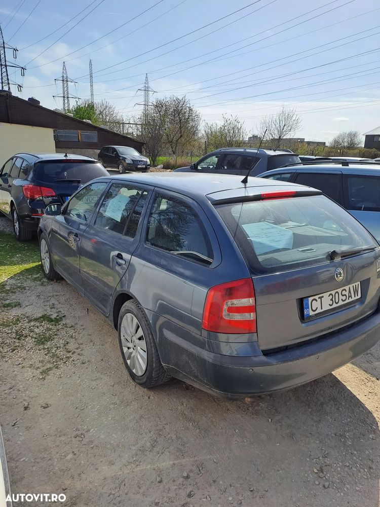 Skoda Octavia 2.0TDI Ambiente DSG - 11
