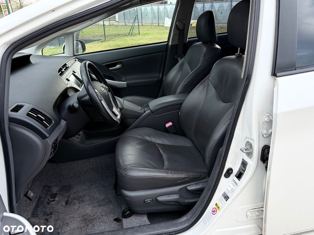 Toyota Prius 1.8 HSD Prestige - 9