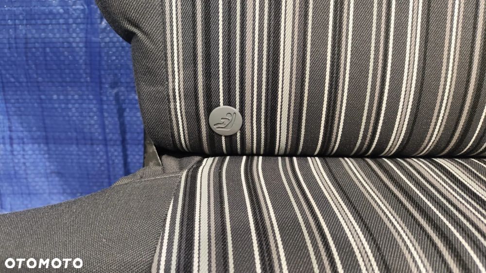 KANAPA TYŁ SIEDZISKO OPARCIE ZAGŁÓWKI VW FOX - 4