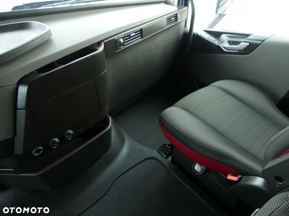 Volvo FH4 460 / EURO 6 / AUTOMAT / PEŁNY ADR / KLIMATYZACJA POSTOJOWA / - 29