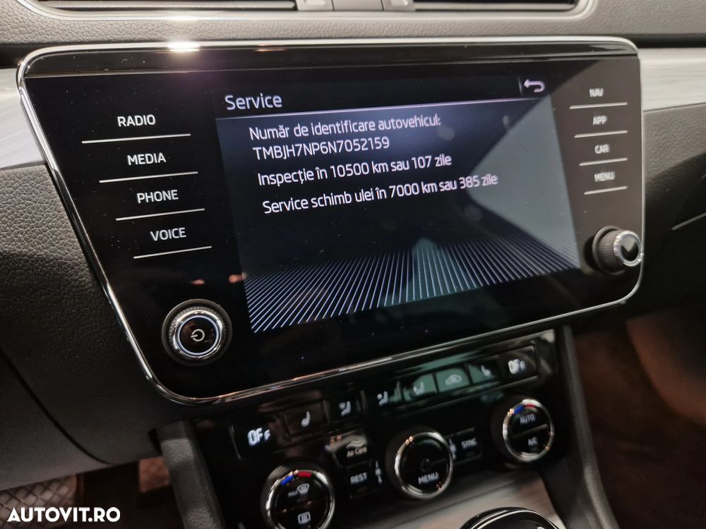 Skoda Superb Combi 2.0 TDI DSG Ambition - 18