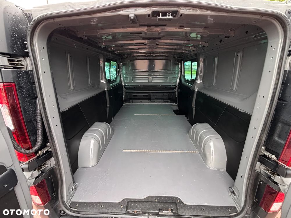 Nissan NV300 - 20