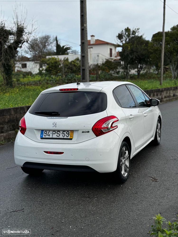 Peugeot 208 1.4 HDi SE Style - 4