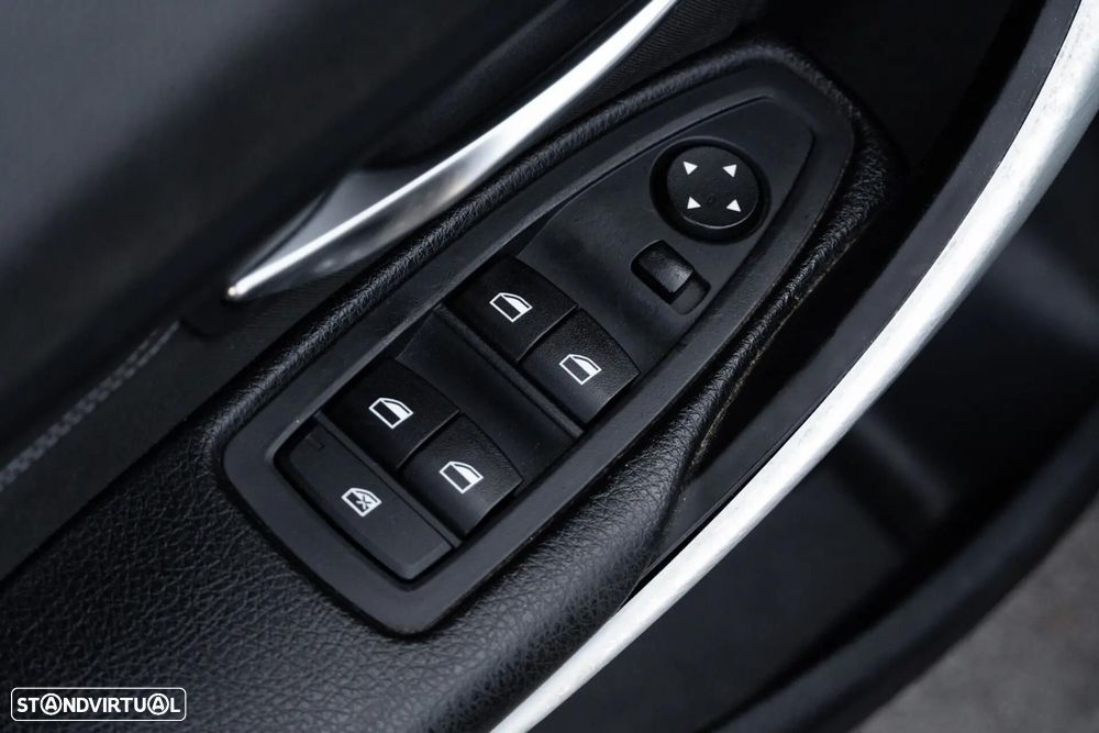 BMW 318 d Auto Line Sport - 44