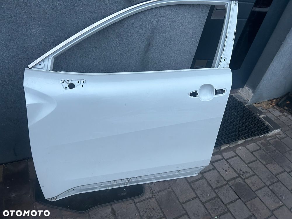 COROLLA CROSS 22-DRZWI LEWY PRZOD 070 ORG - 1