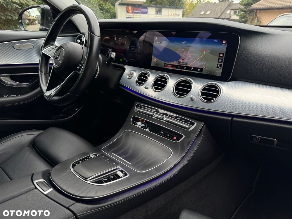 Mercedes-Benz Klasa E 200 9G-TRONIC Exclusive - 7